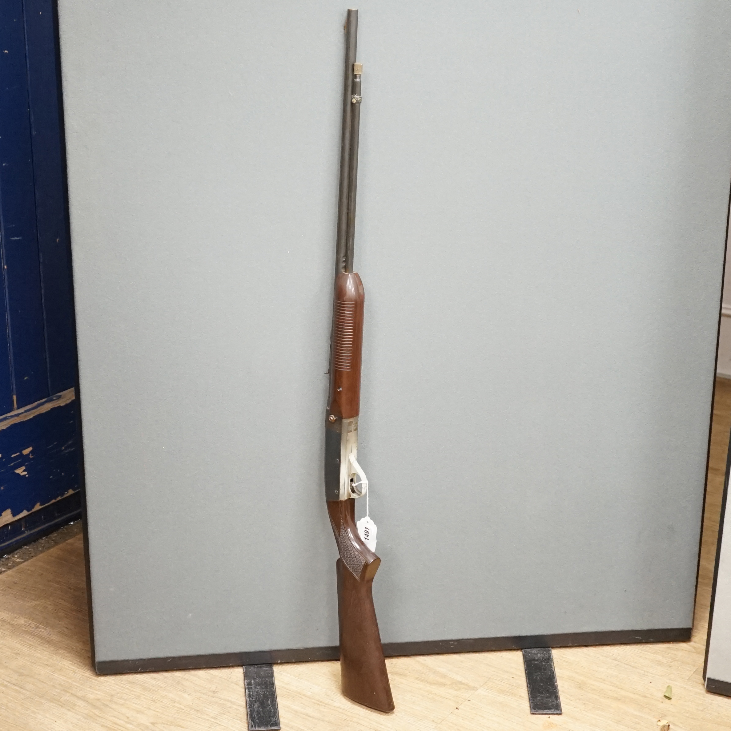 A Model 26 Daisy MFG Co air rifle